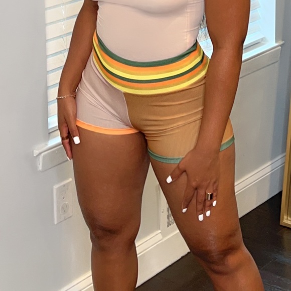 Colorblock Shorts - Picture 2 of 2